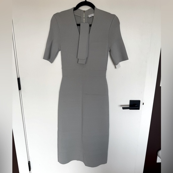 Scanlan Theodore crepe knit v neck dress in small grey/blue - Picture 6 of 7